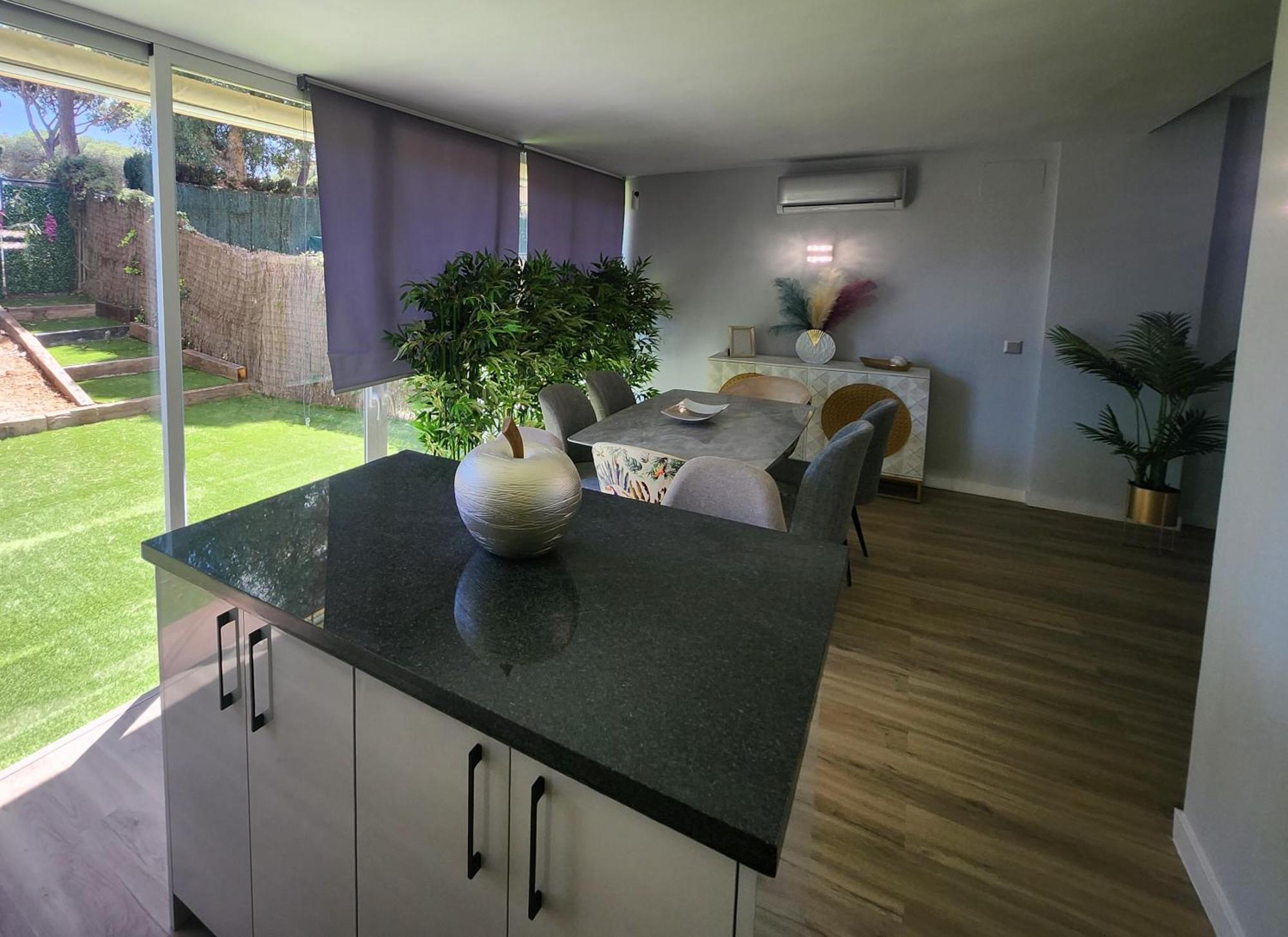 Ansa Beach Apartment - Cabopino, Marbella - Garden Level Bagian luar foto